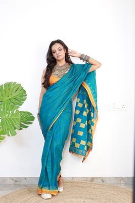 Turquoise Cotton Printed Saree With Blouse 2