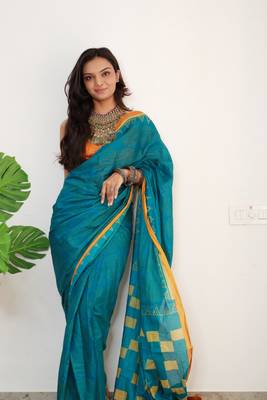 Turquoise Cotton Printed Saree With Blouse 4