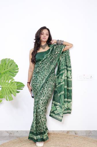 Green Cotton Printed Saree With Blouse