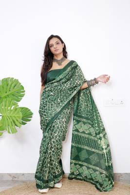 Green Cotton Printed Saree With Blouse 5