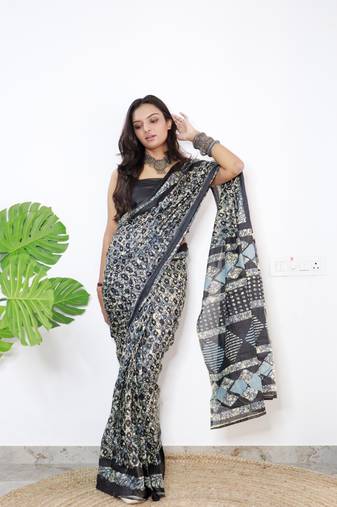 Black Cotton Printed Saree With Blouse