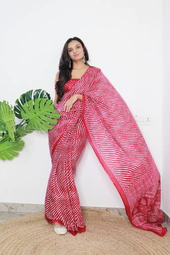 Red Cotton Printed Saree With Blouse