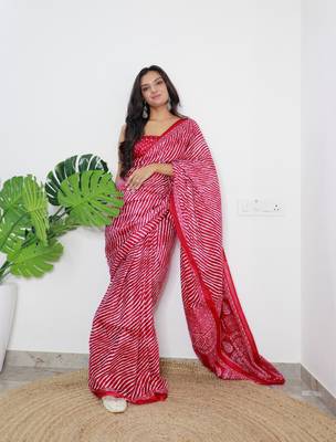 Red Cotton Printed Saree With Blouse 3