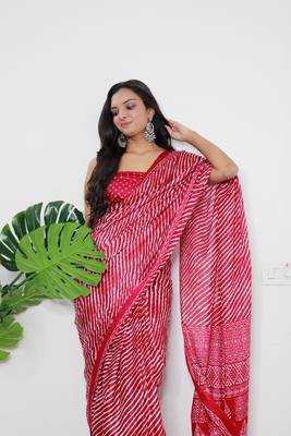 Red Cotton Printed Saree With Blouse 5