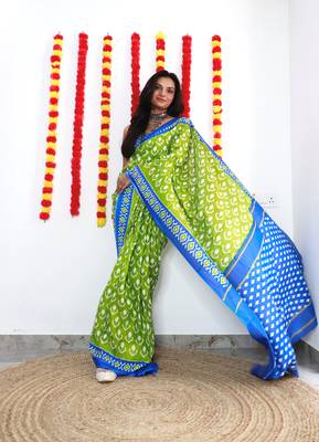 Green Cotton Printed Saree With Blouse 2