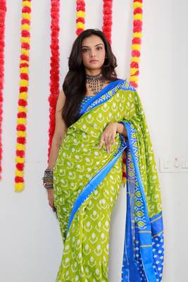 Green Cotton Printed Saree With Blouse 5