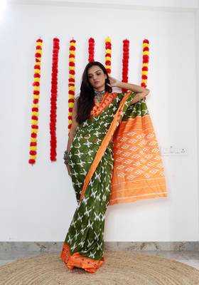 Green Cotton Printed Saree With Blouse 2