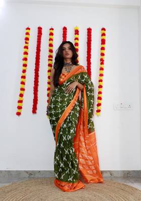 Green Cotton Printed Saree With Blouse 3