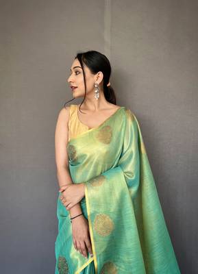 Green Kanjivaram Style of tissue silk zari weaving border Pallu saree with Blouse 3