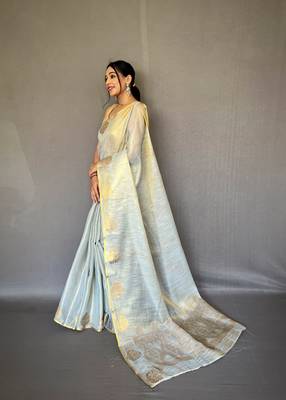 white Kanjivaram Style of tissue silk zari weaving border Pallu saree with Blouse 2
