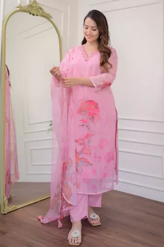 Pink colour beautiful floral printed ethnic classy salwar suit