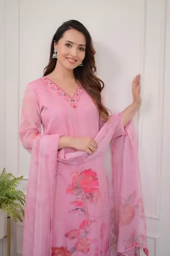 Pink colour beautiful floral printed ethnic classy salwar suit