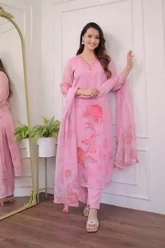 Pink colour beautiful floral printed ethnic classy salwar suit