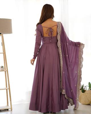 Mauve romansilk chanderi fabric fully flared anarkali pant with dupatta set 2