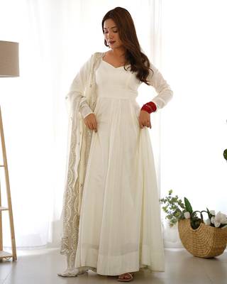 Offwhite romansilk chanderi fabric fully flared anarkali pant with dupatta set 1