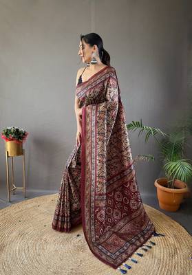 Black Kalamkari style cotton bland print work saree with Blouse 2