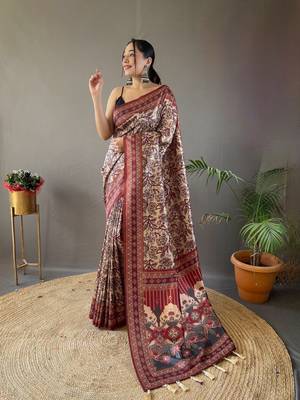 Cream Kalamkari style cotton bland print work saree with Blouse 1
