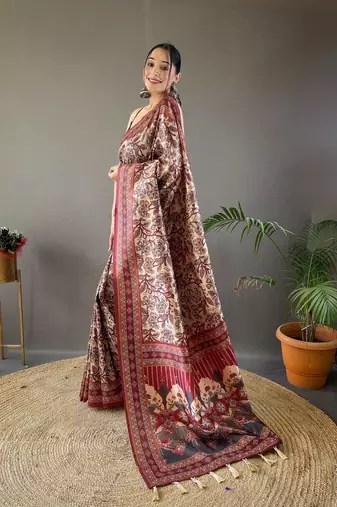 Cream Kalamkari style cotton bland print work saree with Blouse