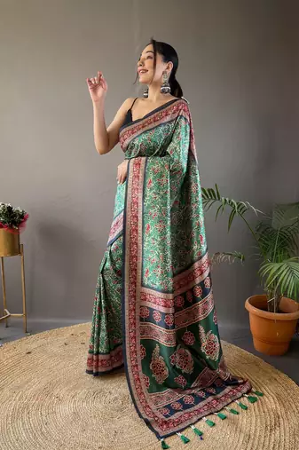 Green Kalamkari style cotton bland print work saree with Blouse