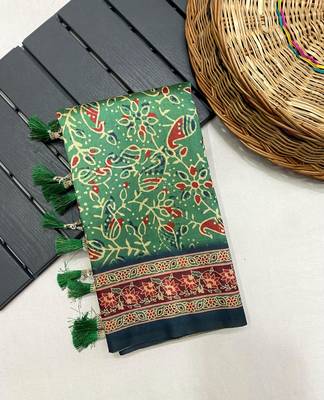 Green Kalamkari style cotton bland print work saree with Blouse 5