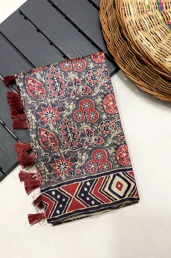 Grey Kalamkari style cotton bland print work saree with Blouse