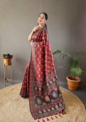 Red Kalamkari style cotton bland print work saree with Blouse 2