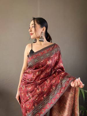 Red Kalamkari style cotton bland print work saree with Blouse 3