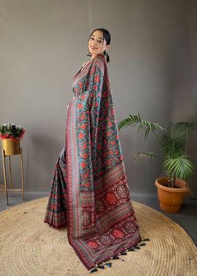 Blue Kalamkari style cotton bland print work saree with Blouse 2