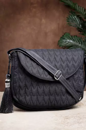 uno black chevron quilted polyester sling bag