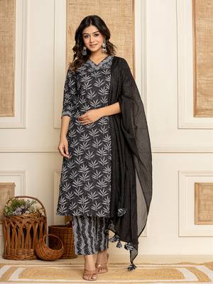  black floral print cotton straight kurta and trousers with dupatta set 1