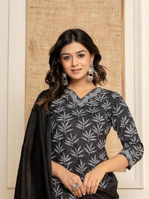  black floral print cotton straight kurta and trousers with dupatta set 5