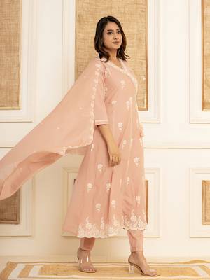 Yufta peach cotton embroidered kurta set with dupatta set 2