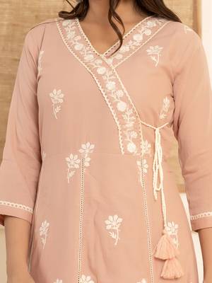 Yufta peach cotton embroidered kurta set with dupatta set 4
