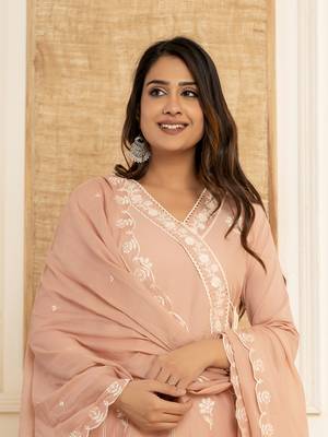 Yufta peach cotton embroidered kurta set with dupatta set 5