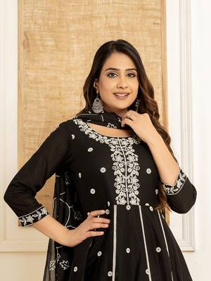  black cotton embroidered kurta set with dupatta set 5