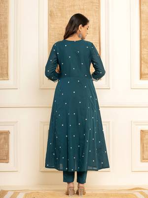  teal blue cotton embroidered kurta set with dupatta 3