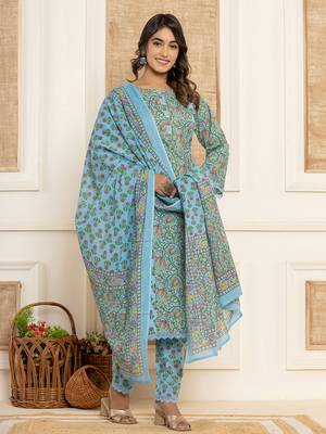  sky blue leaf print cotton pakistani style kurta and trousers with dupatta 2