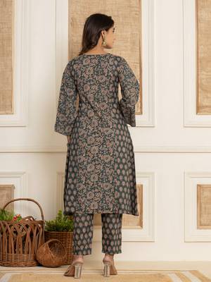 Yufta dark green sequins work cotton a-line kurta and trousers with dupatta set 3