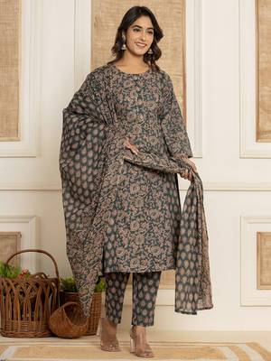 Yufta dark green sequins work cotton a-line kurta and trousers with dupatta set 5