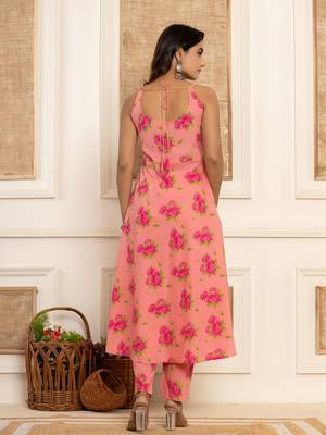  peach floral print cotton a-line style kurta and trousers with dupatta set 3