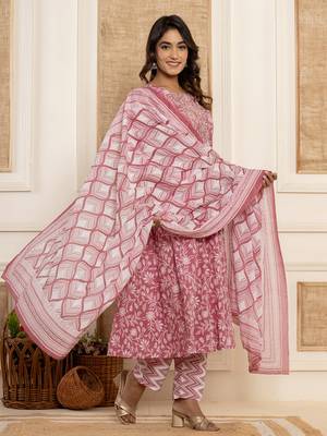  mauve floral print anarkali style kurta and trousers with dupatta set 2