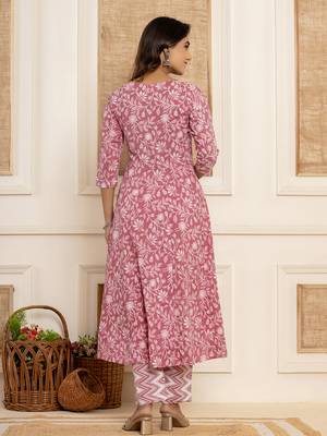  mauve floral print anarkali style kurta and trousers with dupatta set 3
