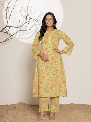  green cotton a-line kurta set 1