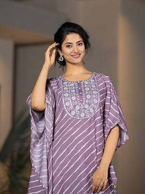 purple leheriya embroidered kaftan kurta set 5