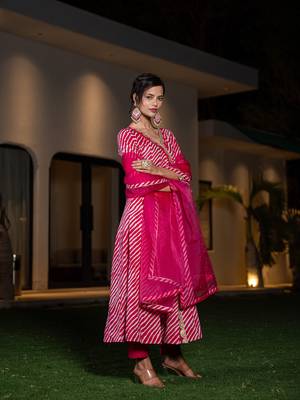  cotton leheriya hot pink kurta dupatta pant set 2