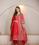 Yufta cotton leheriya red kurta dupatta pant set
