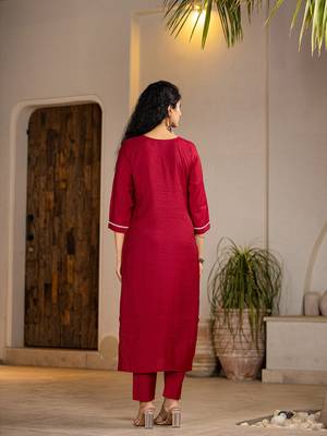  red embroidered silk blend straight suit set 3