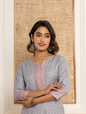  green cotton a-line kurta with digital print 5