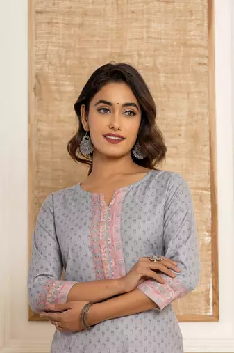  green cotton a-line kurta with digital print