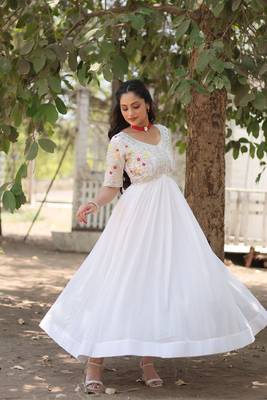 WHITE COLORPREMIUM DESIGNER ETHNIC  READYMADE GOWN COLLECTIONS 4
